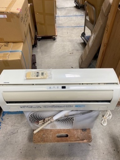 東芝　エアコン　RAS-221 AE　2013年製　2.2kw●AA07W006