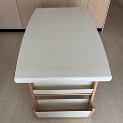 ダイニングテーブル