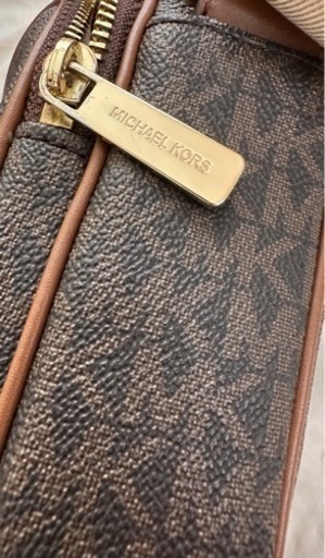 マイケルコースショルダーバッグ縦長 Brandol / MICHAEL KORS マイケルコース ショルダーバッグ 縦型 レザー 