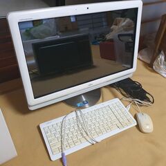 2009年製 デスクトップパソコン（FMVFE60W）