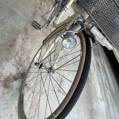 ブリヂストン製自転車　大人用　通学　買い物　ママチャリ　子供用シート付きの画像