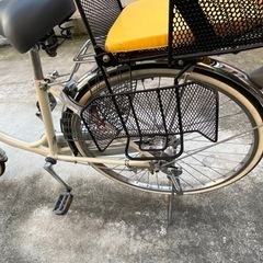 ブリヂストン製自転車　大人用　通学　買い物　ママチャリ　子供用シート付きの画像