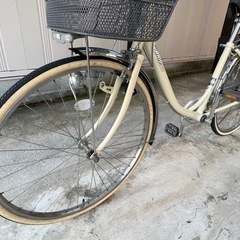 ブリヂストン製自転車　大人用　通学　買い物　ママチャリ　子供用シート付きの画像