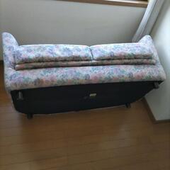 花柄布ソファーの画像