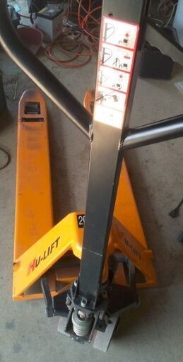 ハンドリフト 2000Kg