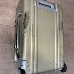 ゼロハリ　スーツケースの画像