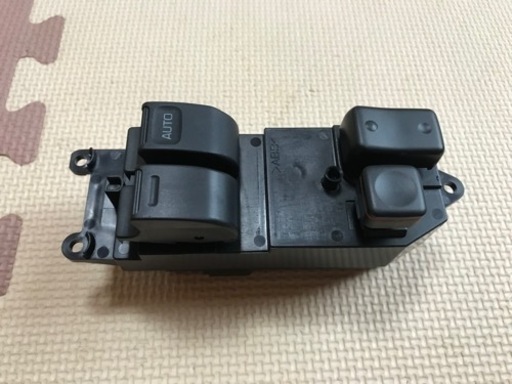 ハイエース100系バン　パワーウインドスイッチ