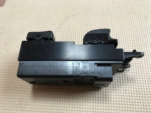ハイエース100系バン　パワーウインドスイッチ