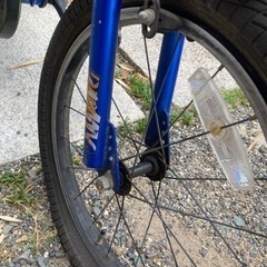 アサヒ　デューリー　18インチ　自転車　子供　中古　スタンド　補助輪 付きの画像