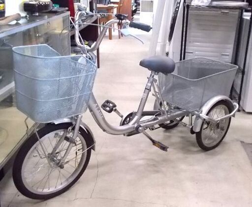 CAINZ 三輪自転車 18インチ シルバー カインズオリジナル 三輪車 スィングロック機能 カギ×2 ライト点灯 札幌市東区 新道東