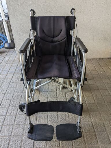 カドクラ軽量車椅子22インチ