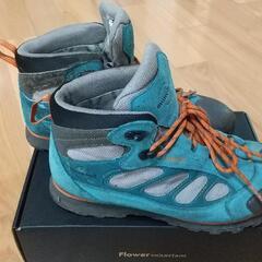 モンベル GORE-TEX 登山の画像