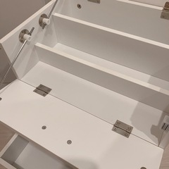 ホワイト ミニドレッサーの画像