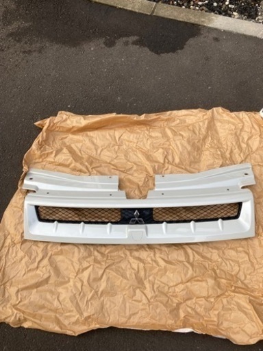 値下げ　H22年　デリカD5 純正オプション　スポーティグリル