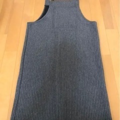 サロペットニットスカートの画像