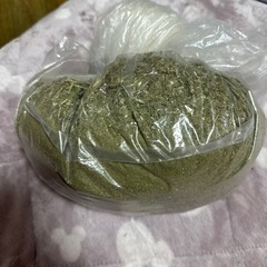 チモシーの粉と小さいチモシー