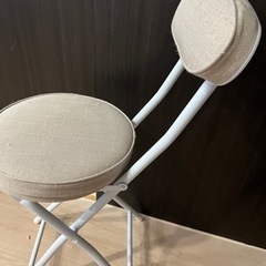 【無料】背もたれ付き折りたたみチェアの画像