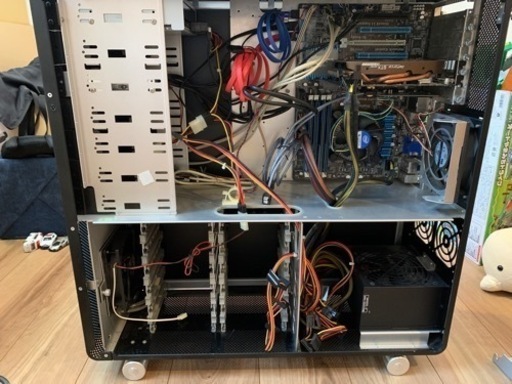 LIAN LIフルタワーケース、CPU、マザーボード、メモリ、グラフィックボード、電源他