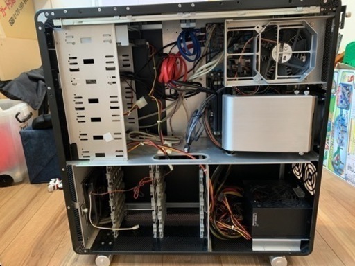 LIAN LIフルタワーケース、CPU、マザーボード、メモリ、グラフィックボード、電源他