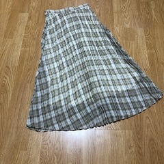 新品未使用 GU チェックスカートの画像