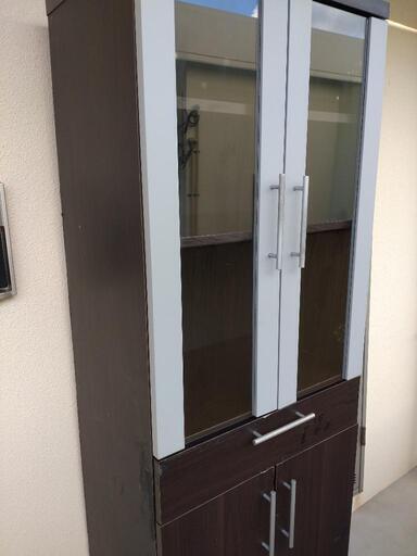 おしゃれでたくさん入る食器棚