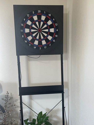 ダーツ台をお譲りいたします。