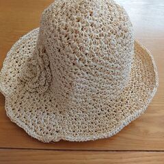 キナリのお花が可愛い帽子の画像