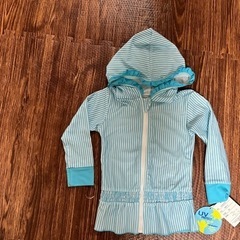 新品　ラッシュガード95