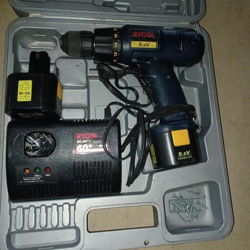 インパクトドライバー　工具　ケースつき
