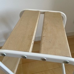 子供用の洗面所椅子の画像