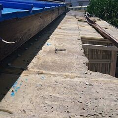 ●●大工さん募集！　埼玉県本庄市戸建て　2階屋根雨漏り修理、雨樋取り付け、軒天修理、テラス屋根修理お願いいたします。●●の画像