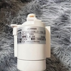 【値下げ】パナソニック　配線ダクト取付型　LED照明（電球色）　スポットライトの画像