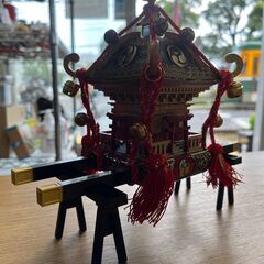 【リサイクルショップどりーむ鹿大前店】No.6700　神輿オブジェ　置物　祭り　オブジェ　持ったらわかる高いやつやんの画像