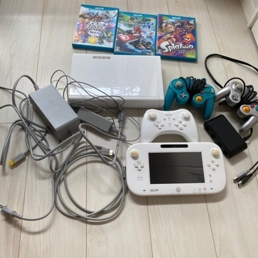 WIIU ゲーム機　ゲームソフト3点とセット　ゲームキューブコントローラーもセット