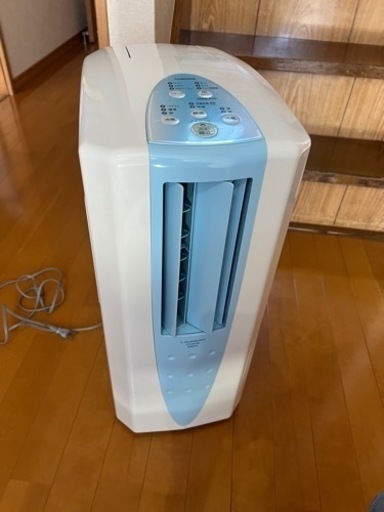 冷風・衣類乾燥除湿機  どこでもクーラー CDM-1018 スカイブルー