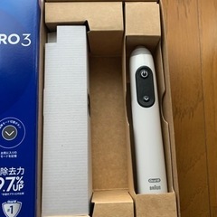 【最終お値下げ⭐︎今週限定10,000円】【本日届きたて】【新品購入→動作確認のみ】『ブラウン オーラルB PRO3 電動歯ブラシ　ブラック　』の画像