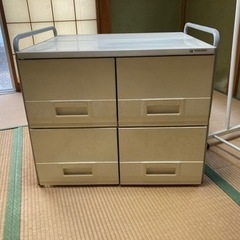 【無料】キャビネット、収納、タンス、金属製