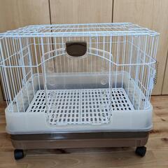 うさぎの飼育用ケージ