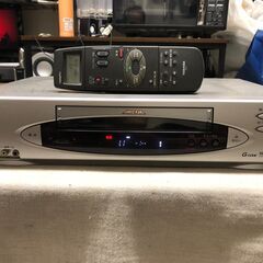 東芝　アリーナ　ARENA　ハイファイVHSビデオデッキ「A-F8」リモコン付き　1998年製　ビデオ再生確認済み　ジャンク扱い現状渡しの画像