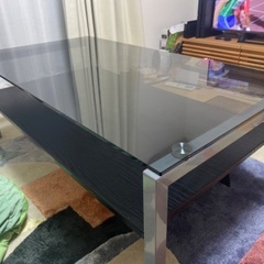 ガラスのテーブルです！の画像
