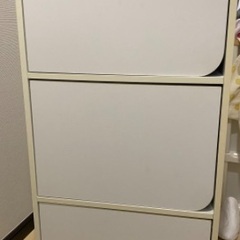 扉付き3段カラーボックス（ホワイト）