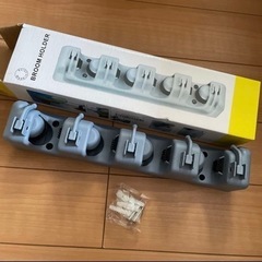 新品☆ モップホルダー ハンガー収納用ホルダー フック 壁掛式収納ホルダーの画像