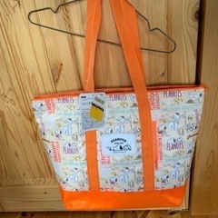 スヌーピー　保冷剤バック