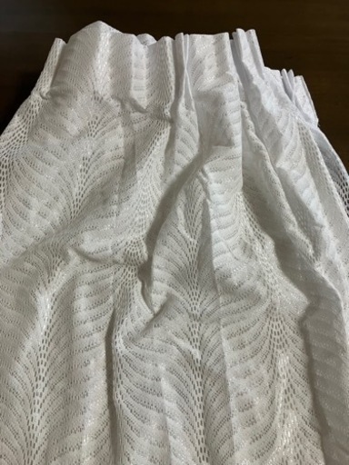 光沢のある白レース100✖︎178