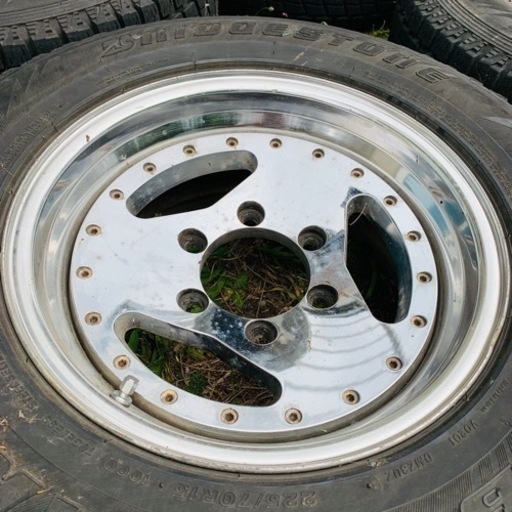 スタッドレス　225/70/R15 ブリヂストンブリザック