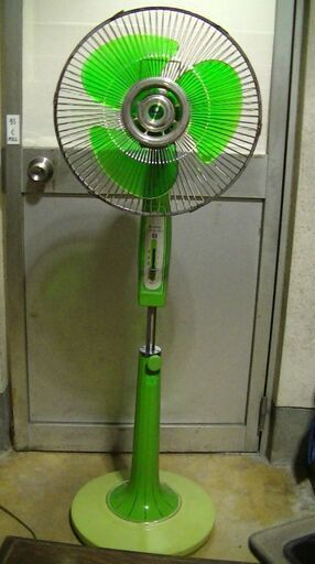 昭和レトロ　サンヨーLiving Fan　 扇風機　EF-7JF