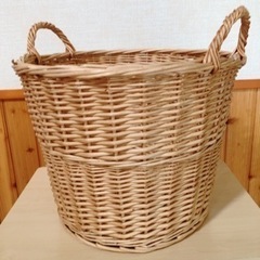 【値下げしました】籐のバスケットの画像