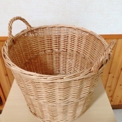 【値下げしました】籐のバスケット
