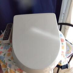 1428★温水洗浄便座、洗浄クリーニング済で清潔、直ぐに使えます