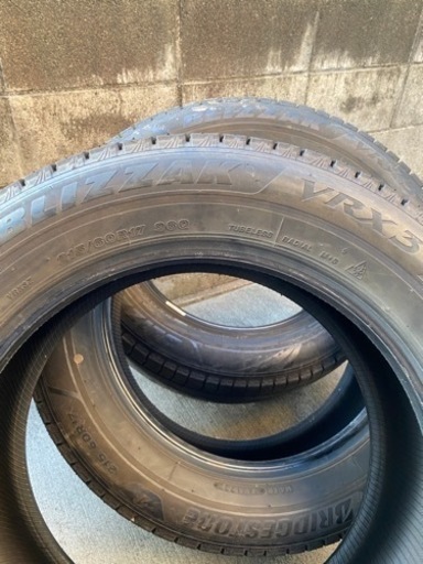 ブリジストンスタッドレスタイヤ (タイヤのみ)215/60/17